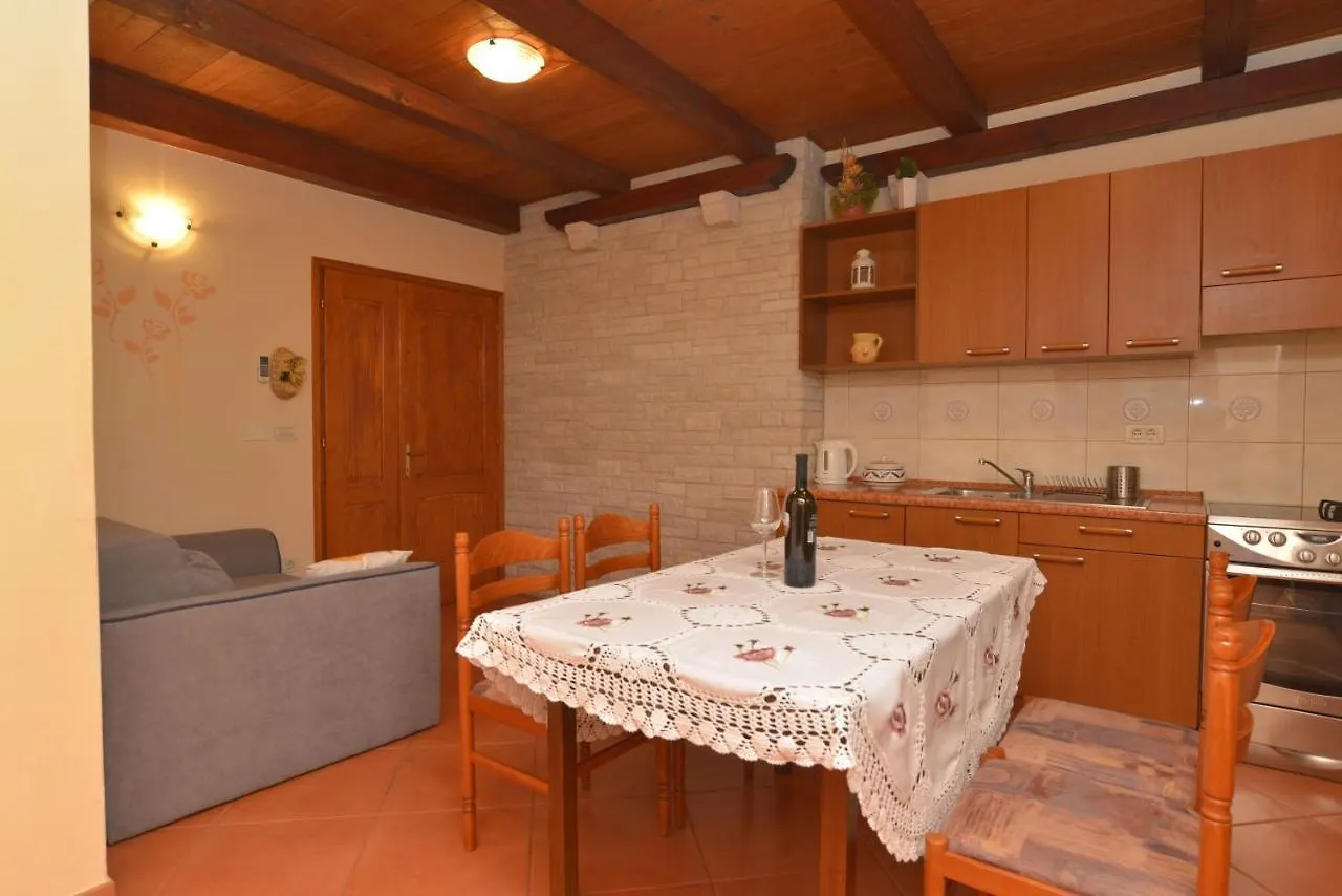 Apartments Ivan & Tina Kanfanar